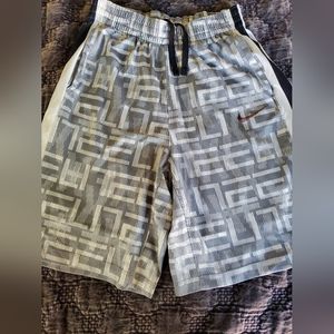 Nike Elite Boys XL shorts